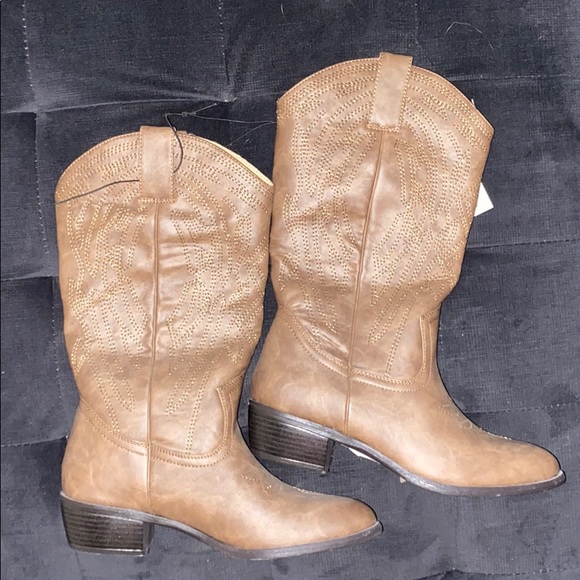 Cowboy boots - Picture 1 of 2